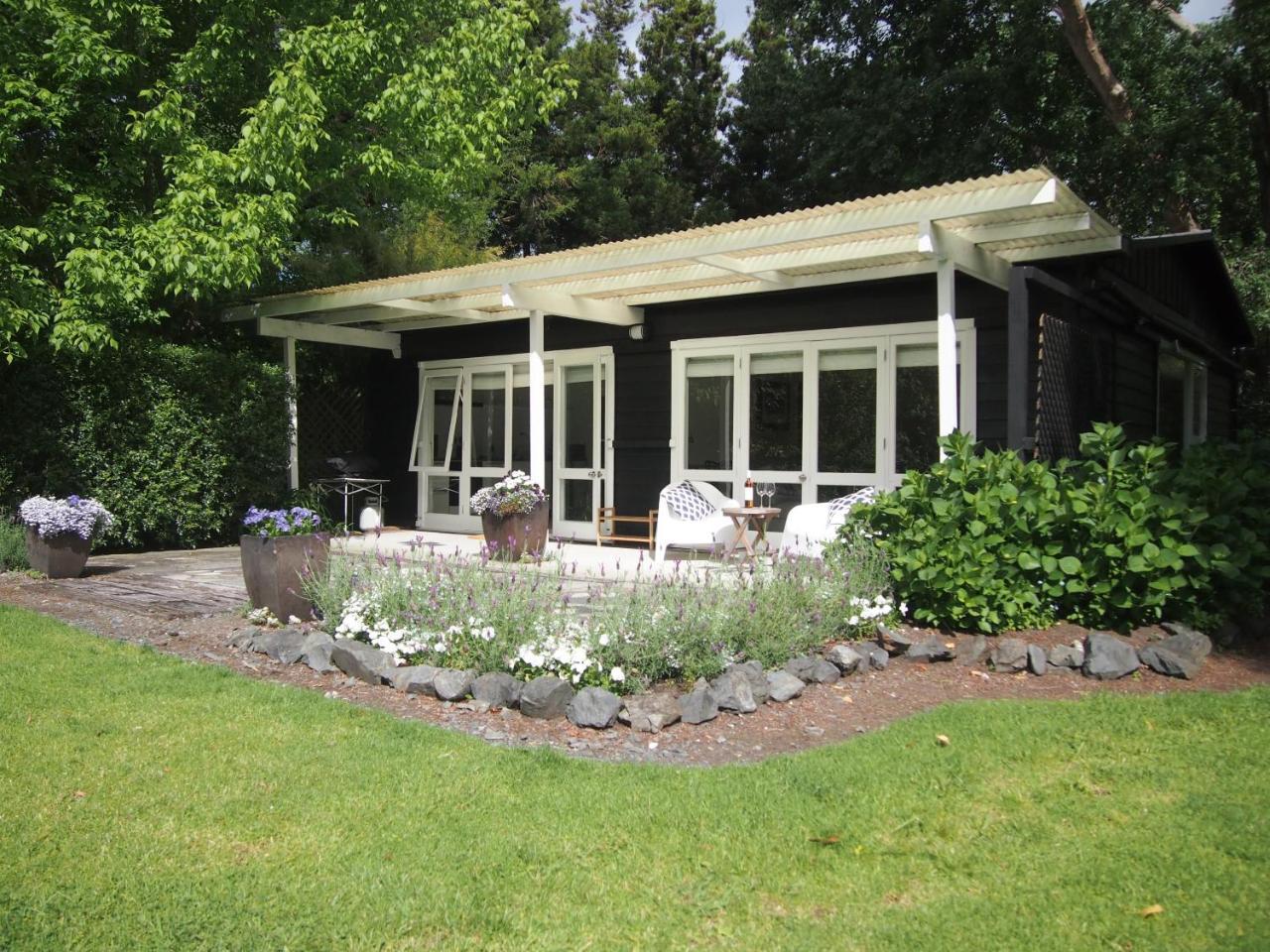 Columbus Cottage At 144 On Jones Omaha ภายนอก รูปภาพ