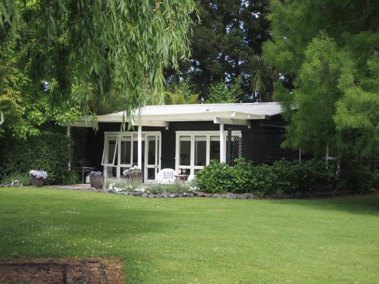 Columbus Cottage At 144 On Jones Omaha ภายนอก รูปภาพ